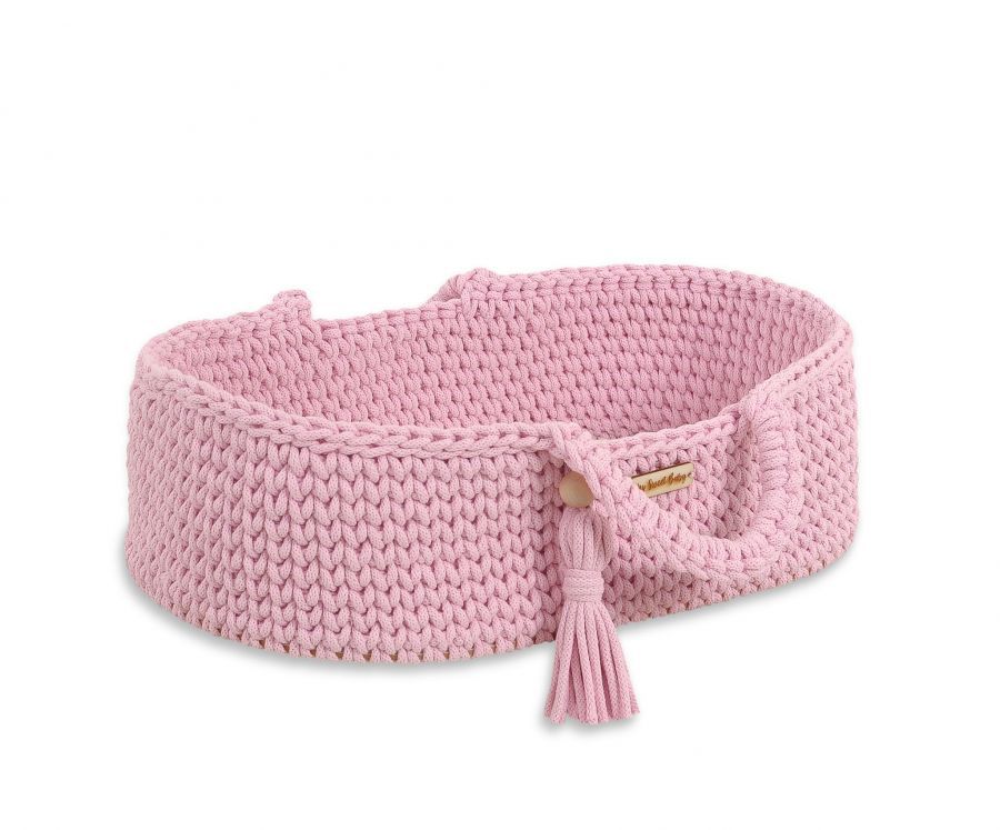 Handgemaakte wiegmand voor poppen